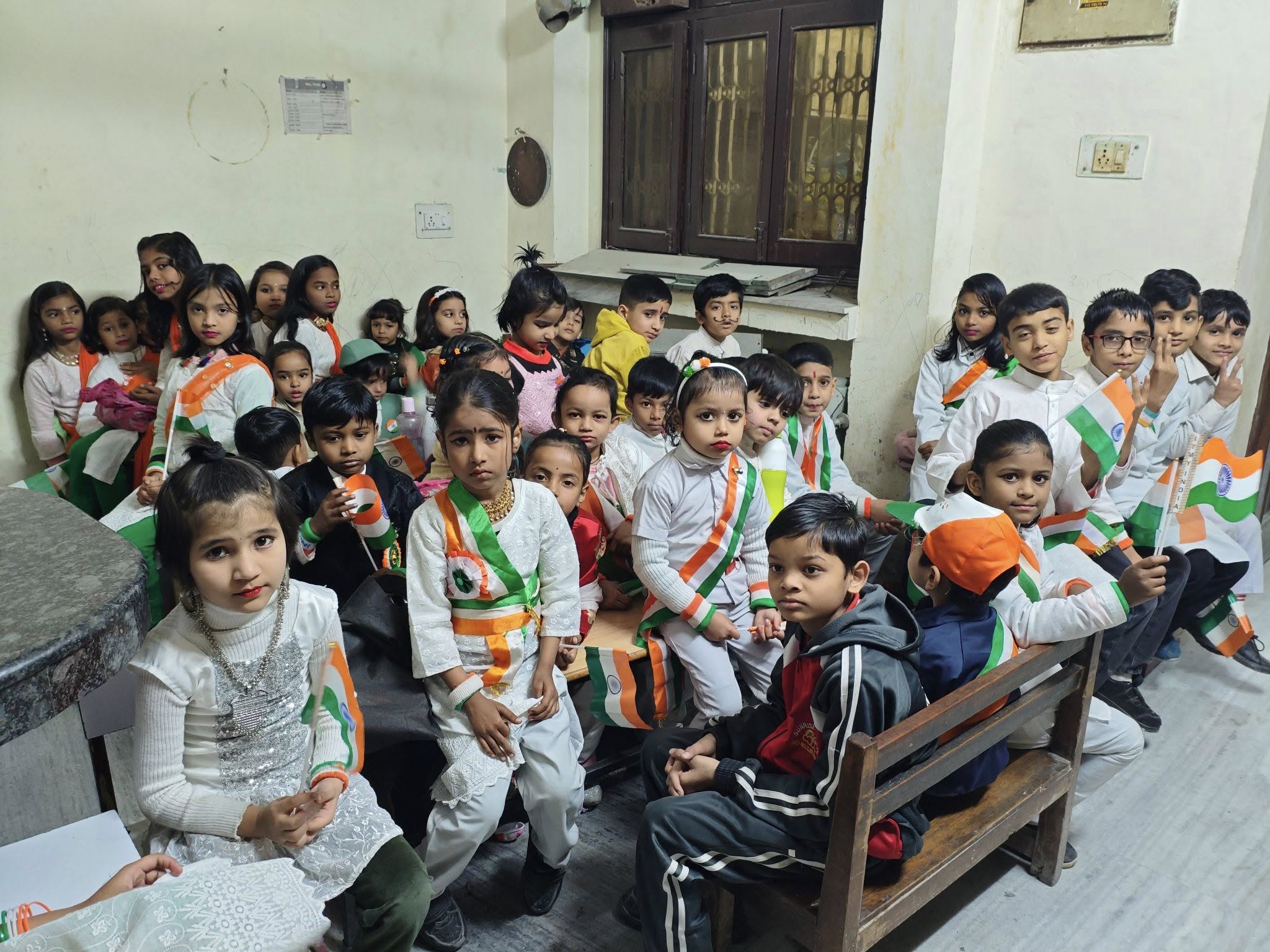 Children studying together with support from SCES in Mehrauli, Delhi
